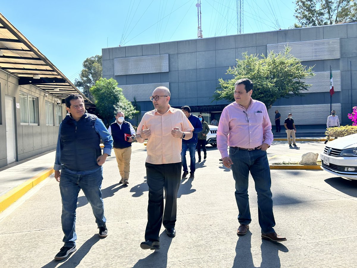SIDISSPC_GobOax's tweet photo. Durante la visita del titular de la @Omayorssp @laloximeneztux, se realizó un recorrido de supervisión de inmuebles y áreas que integran las #SIDI para dar seguimiento y atención oportuna,a las necesidades de esta Subsecretaría. @IvanGarcia_A @SSPC_GobOax @salomonj  @UPCOaxaca https://t.co/jIxfSh0CNu