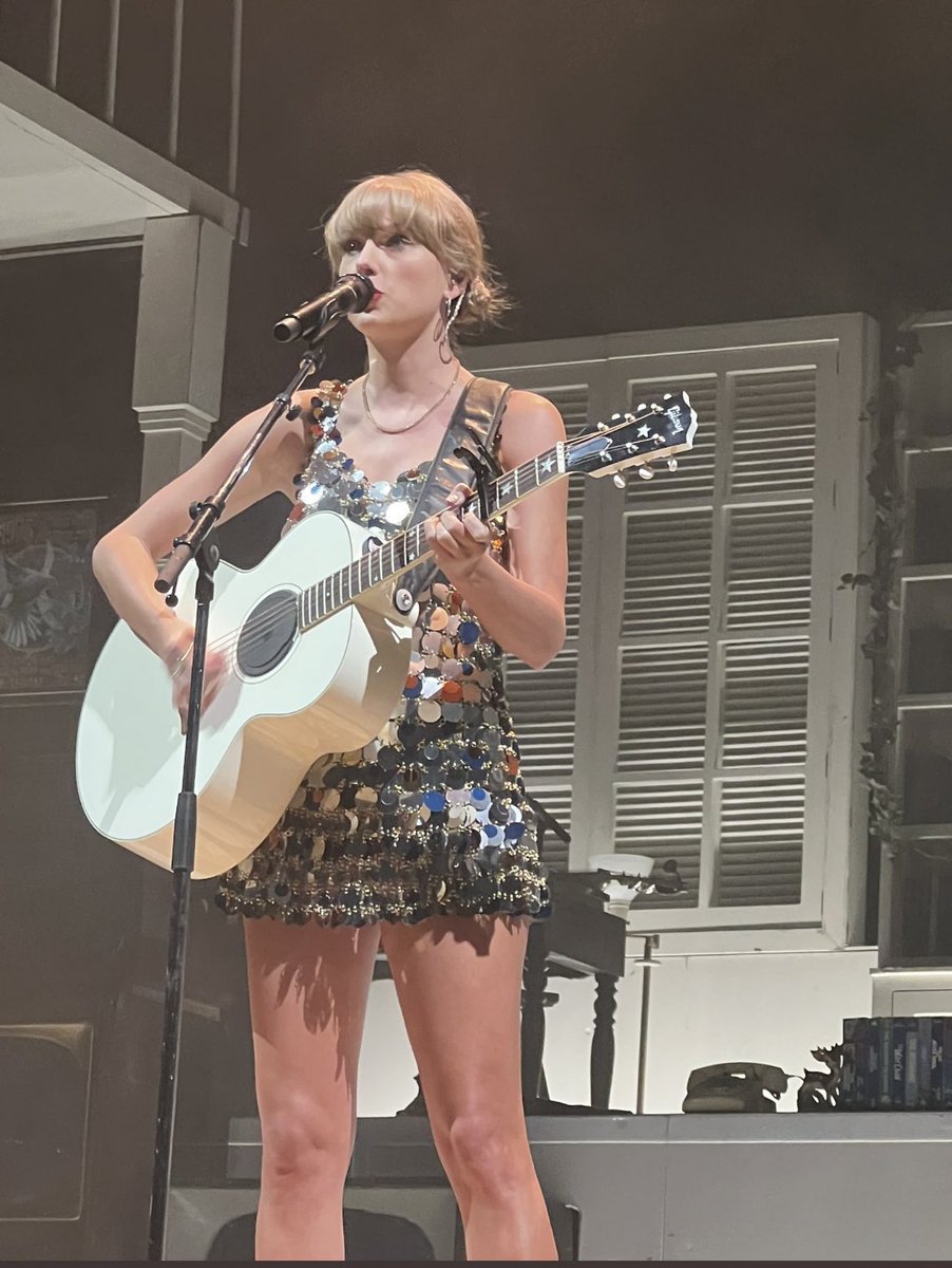 ella 🧡 tweet media