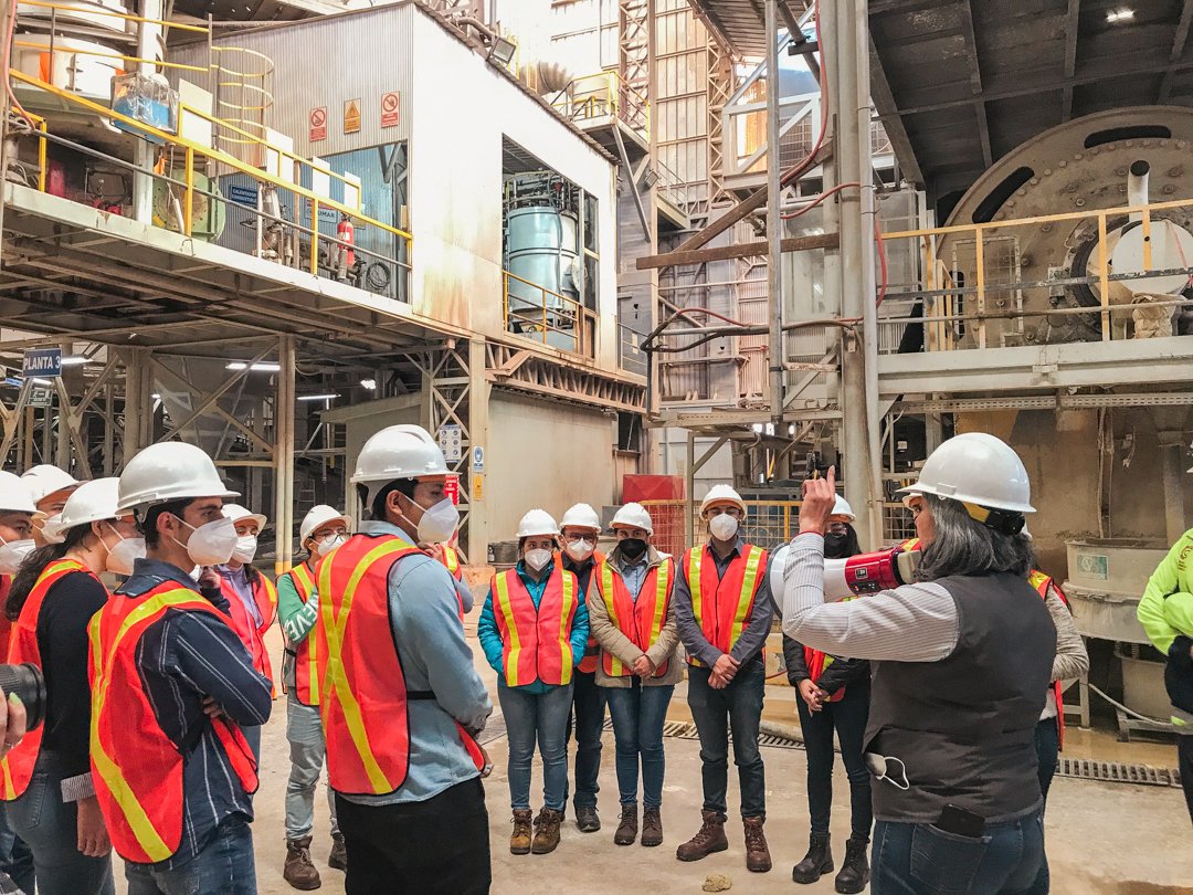 👏🏻 Hoy, estudiantes de la carrera de Ingeniería Industrial de la <a href="/UDLAEcuador/">UDLA Ecuador</a> visitaron nuestra planta de producción 🏭

✨ En Graiman estamos comprometidos con la formación de futuros profesionales en el sector🔝

¡Nos encanta compartir conocimiento significativo! 🫱🏻‍🫲🏼