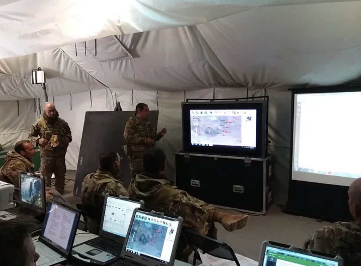 PucaraDefensa's tweet photo. Investigación y #Desarrollo en el @Ejercito_Arg - 2º parte
@EMCOFFA_Arg @MindefArg @FabMilitaresSE @invapargentina #sitea #rasit #radar #ios #android #artilleria #satac #rpa 

https://t.co/MuQhF8U5Db https://t.co/zsa6pjkbMm