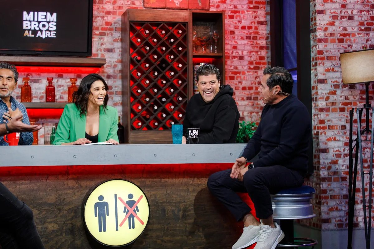 Este jueves capítulo de estreno en @miembrosalaire con @barbaraig y @michellerenaud en punto de las 9:30 pm por @canalunicable #SomosMiembros