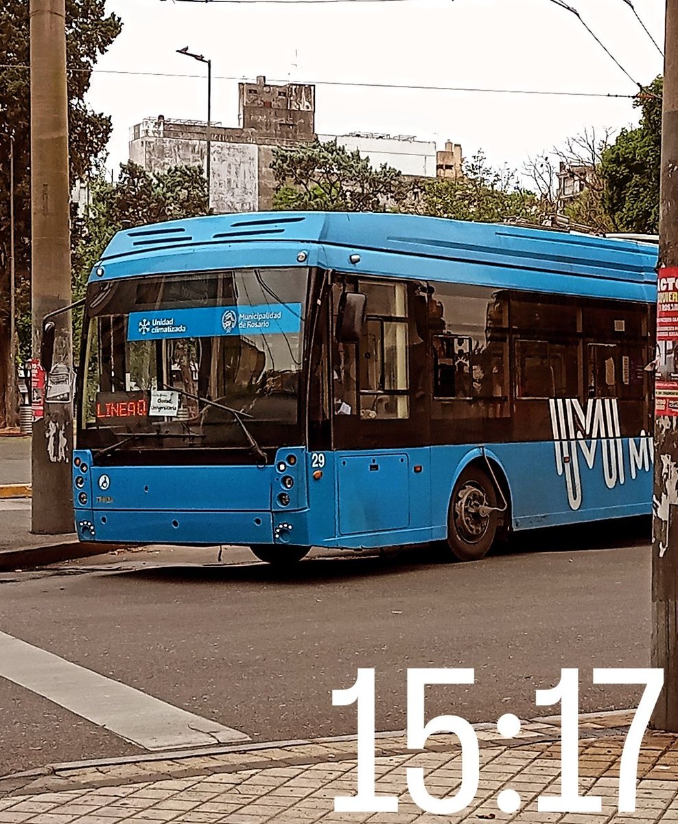BuseswebRosario's tweet photo. Volvió la #LineaQ hoy, y servicios cortados de Marcopolo y Trolza a calle Corrientes. https://t.co/y5l8nID8ez