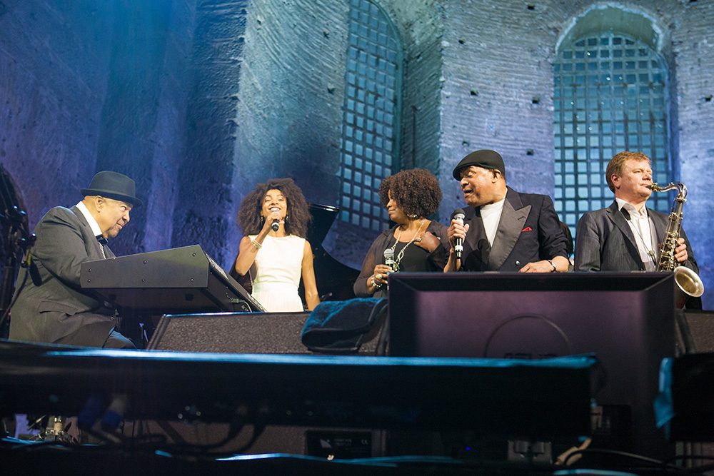 IntlJazzDay's tweet photo. Remembering #GeorgeDuke who was born today in 1946. George was a master on every instrument he played, a brilliant producer &amp; musical director. He died a few months after the #JazzDay Global Concert in Istanbul 2013. 
George Duke @espespalding #DianneReeves #AlJarreau #IgorButman https://t.co/MIfBsPxThu