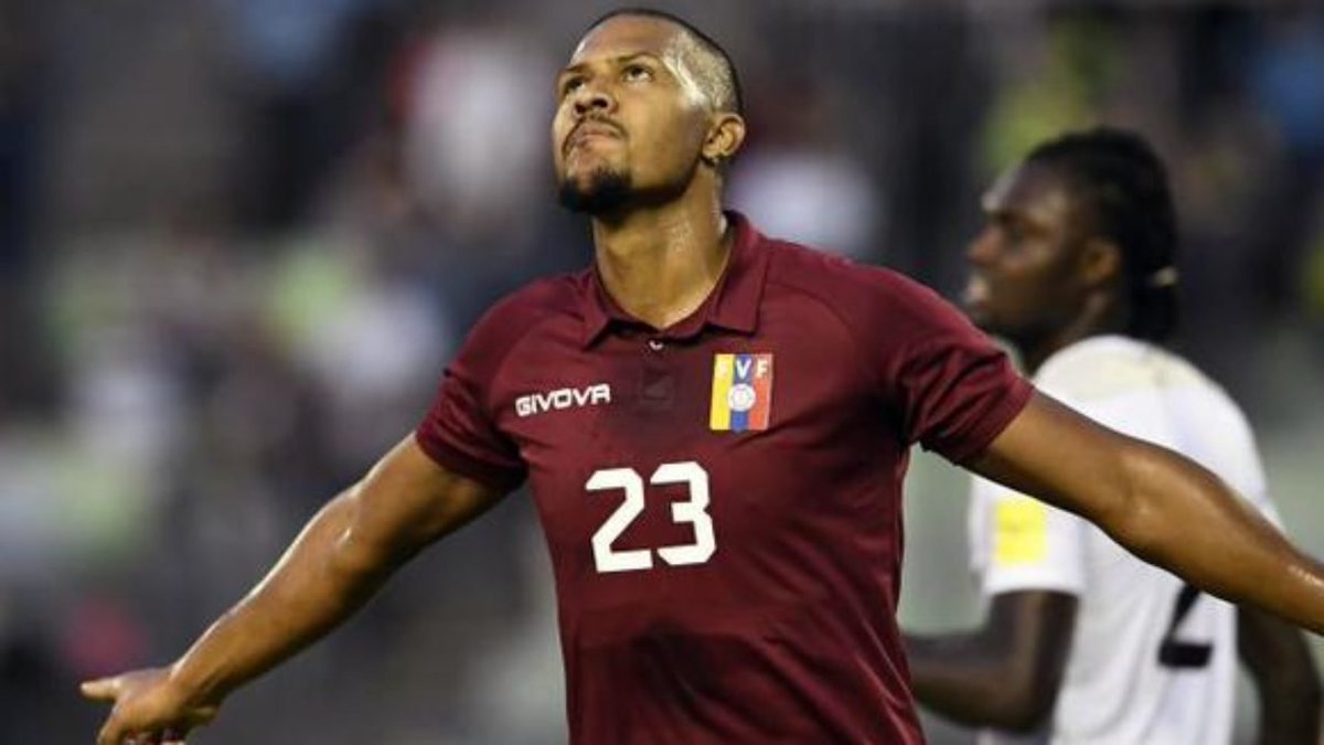 Naranjazos10's tweet photo. 🚨 Salomón Rondón será el 9 de River Plate:

➡ Contrato de dos años (hasta Dic 2024)
➡ Opcional a uno más
➡ Viaja la semana que viene para su presentación
➡ Salomón contó con Pékerman para tomar su decisión

💪 Sinceramente me parece brutal esta oportunidad

🔥Todo el éxito! https://t.co/7AcajqGuEG