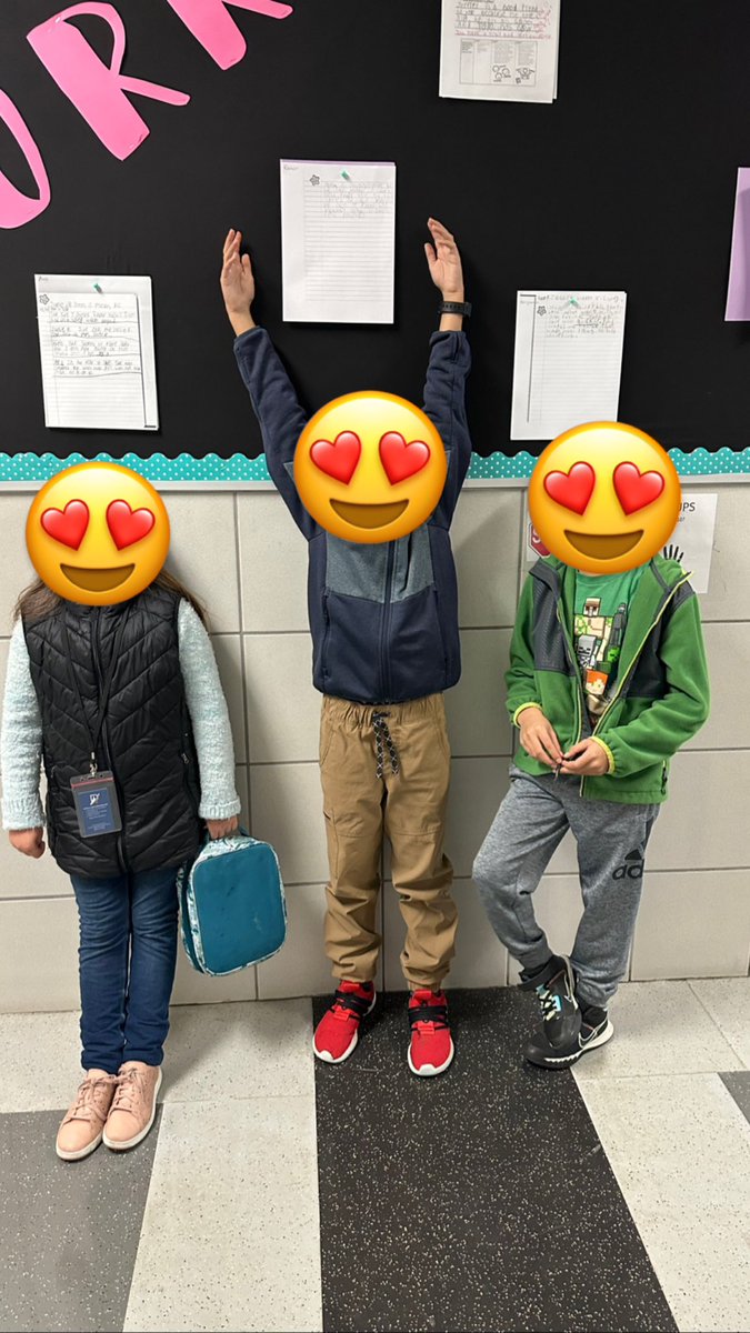 shelbykerner's tweet photo. These readers had such wonderful stop and jots about their reading today! They were SO proud to hang their work up on our WOW Work board! #WritingAboutReading @hawkmavs #TCRWP #DentonISDDelivers https://t.co/StZFZ0fyyn