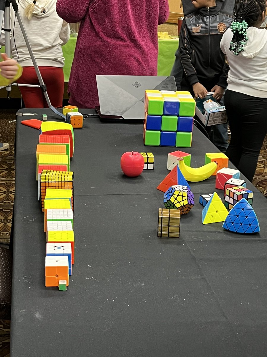 cleaton97's tweet photo. Our 5 lucky winners for the 2x2 Rubik’s cube session with Ben Fox!  Thanks again, Ben for a great session on tue cube!!!! @KidzMash  @codemash https://t.co/wdjPW6r91n