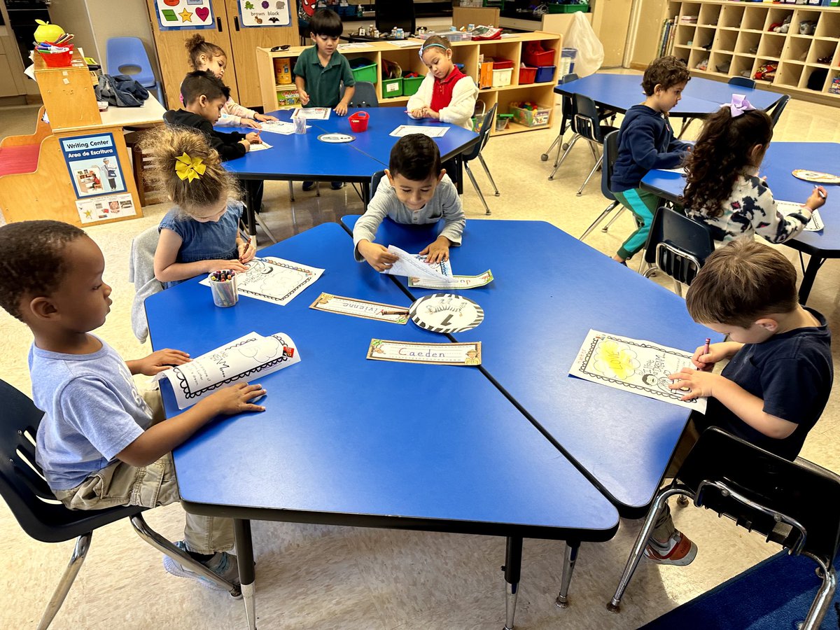 Our Pre-K Pelicans loved learning about Dr. Kings message…”Stick to Love”❤️⁦<a href="/PoincianaCCPS/">Poinciana Elementary</a>⁩ ⁦<a href="/CCPS_PRE_K/">Collier County Public Schools PRE-K Programs</a>⁩