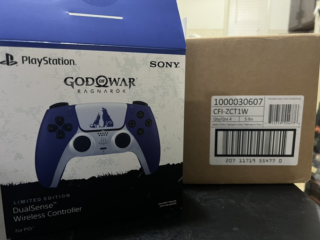ShowtimePro4's tweet photo. Who wants a God Of War Ragnarok PS5 DualSense Controller ๐ #GiveawayLoading https://t.co/f0TEy5DA4M