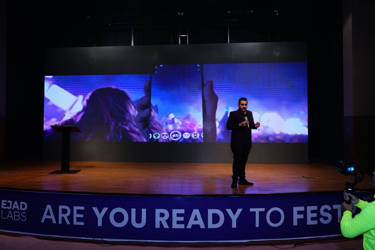FutureFestPK's tweet photo. @MrAnsjj  Co-Founder &amp; CTO of @Moshpit_live delivers a keynote on 'Future of Live Music'.

Future Fest 2024 will be happening January 25 - 28 at Alhamra Mall Road, Complex, Lahore, Pakistan. Don't miss out; pre-register now!

#ThinkImpossible #futurefest2024 https://t.co/gnJTOuiqSB