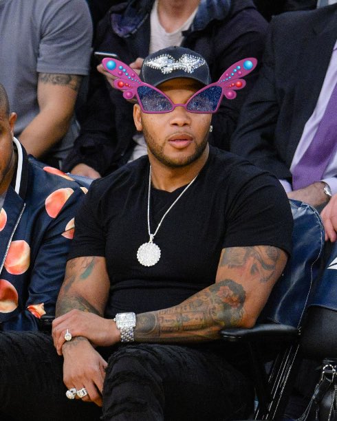 lifeofmoo's tweet photo. #winxfashionglasses #wherethemgirlsat @official_flo https://t.co/4tFNG87IGn