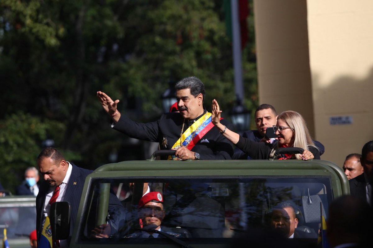 jorgerpsuv's tweet photo. Como lo establece el Art. 237 de nuestra Constitución de la República Bolivariana de Venezuela, la Asamblea Nacional recibe hoy a nuestro Presidente Nicolás Maduro quien presentará el Mensaje Anual a la Nación 2022, año de la consolidación económica y la paz política. https://t.co/BoG183cZnc