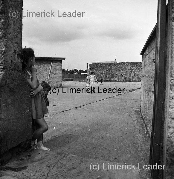 Limerick_C_C's tweet photo. St Marys Parish - The tanyard
Date: 1970
Credit: Limerick Leader
Link: https://t.co/EH1b8Mk7Db
If you enjoy this page please consider adding your friends from home and abroad.
#historic #limerickhistory #HistoricLimerick #history #historical #photography #vintage https://t.co/XGZ0Jly9fz