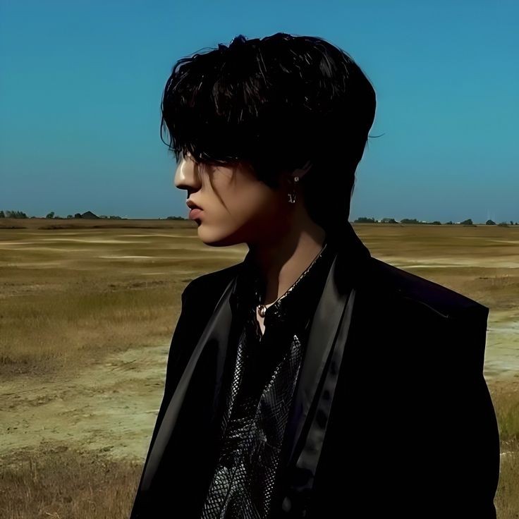 kyuhoes_'s tweet photo. Haruto Watanabe from TREASURE https://t.co/f9slGaRoYt