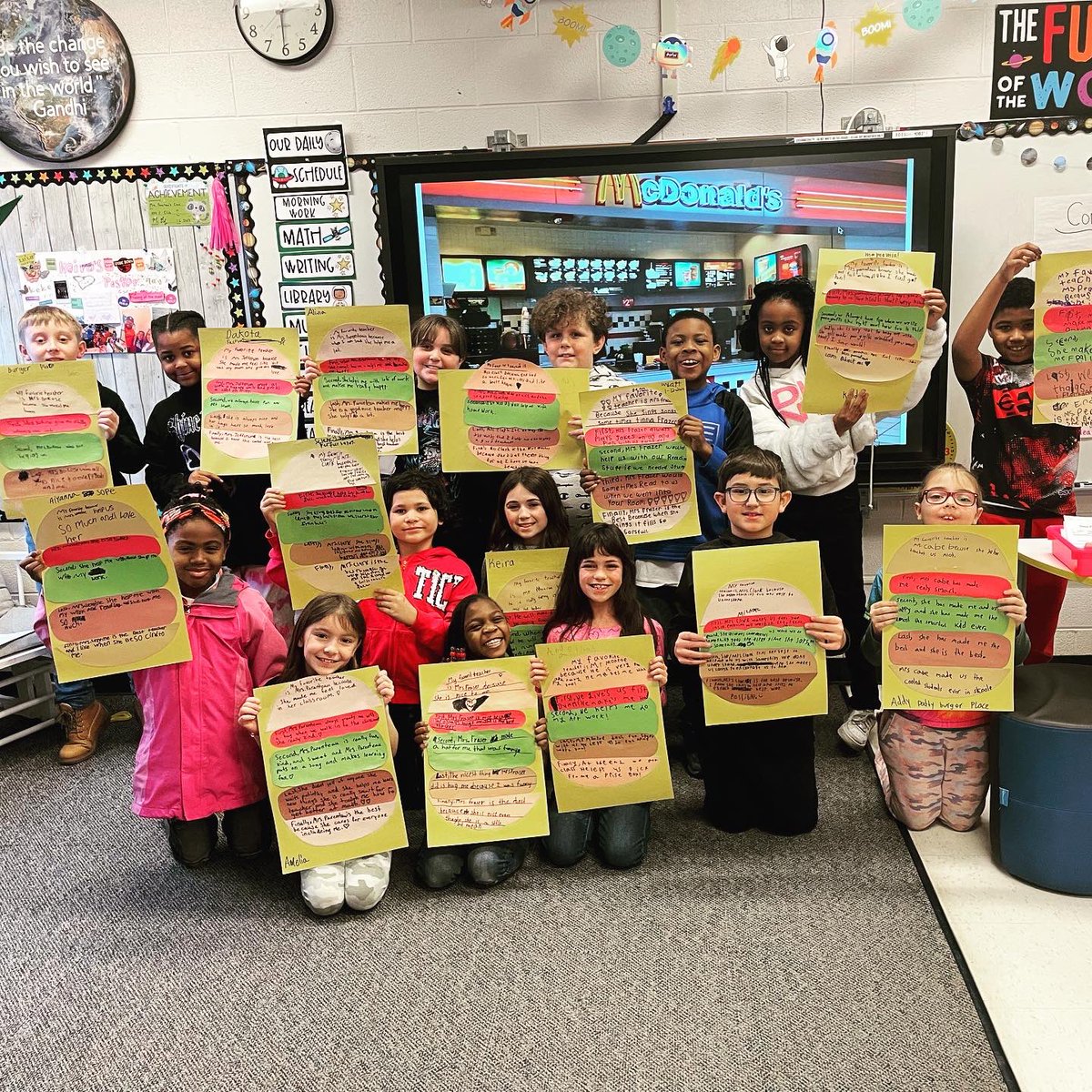 parenteauteach's tweet photo. Ba da da da da… Well I quit my job as a barista to flip some burgers at McDonald’s. So much fun creating hamburger paragraphs today! #edisonshines @mrstfrazier https://t.co/DFy0VmhlXG
