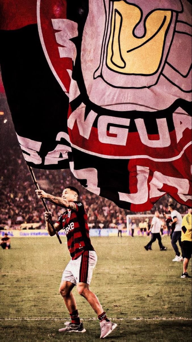 jsmescrf's tweet photo. Ele foi um torcedor dentro de campo! ❤️🖤 https://t.co/KpOlKaVuS6