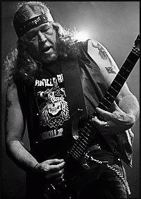 NoClass_Radio's tweet photo. 12 de enero de 1960. Nace Randy "Thrasher" Foxe en Wamego, Kansas, Estados Unidos, es conocido como un baterista y guitarrista que fue miembro de la bandas Hellwell, Manilla Road y Bunch of Bozos. #RandyFoxe #ManillaRoad https://t.co/ztJ2hGYoIH