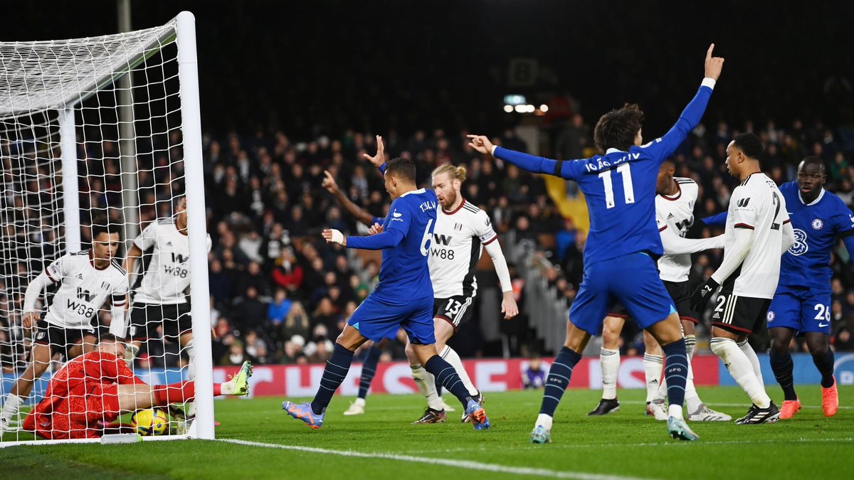 KabarChelIndo's tweet photo. FULL TIME
Fulham 2-1 #CHELSEA

⚽ Willian 25'
⚽ Carlos Vinicius 73'

⚽ Kalidou Koulibaly 47'
🔴 Joao Felix 

Rutinitas 💪

#KTBFFH #CFC https://t.co/cA01WNibZP