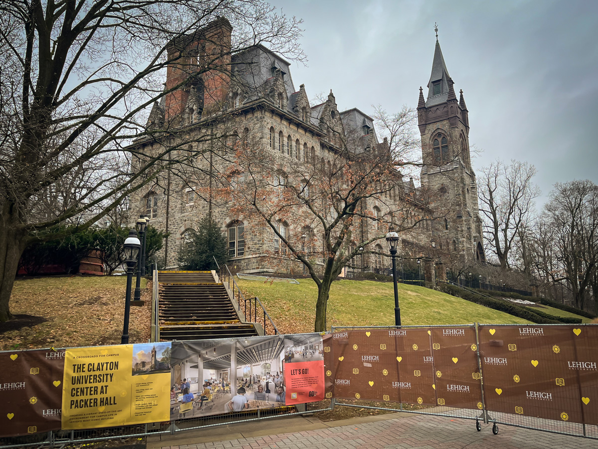 LehighAlumni's tweet photo. Exciting changes are coming to an iconic location at @LehighU!
Fencing is up, and renovations have begun at the Clayton University Center (CUC) that will create a new crossroads for vibrant student life: https://t.co/y3yOyC1Uz0
#LehighGOCampaign https://t.co/KQv1qlc1J1