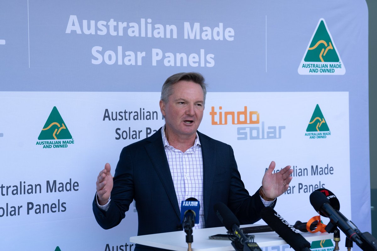 TindoSolar's tweet photo. Incredibly proud that The Hon @Bowenchris MP was on hand alongside Owner/Director Glenn Morelli to open the Tindo Solar facility in Mawson Lakes as the new ACEPV! (Australian Centre of Excellence in Photovoltaics)
#tindo #acepv #green #sun #solar #australianmade #tindosolar https://t.co/ZP3OmzDSoH