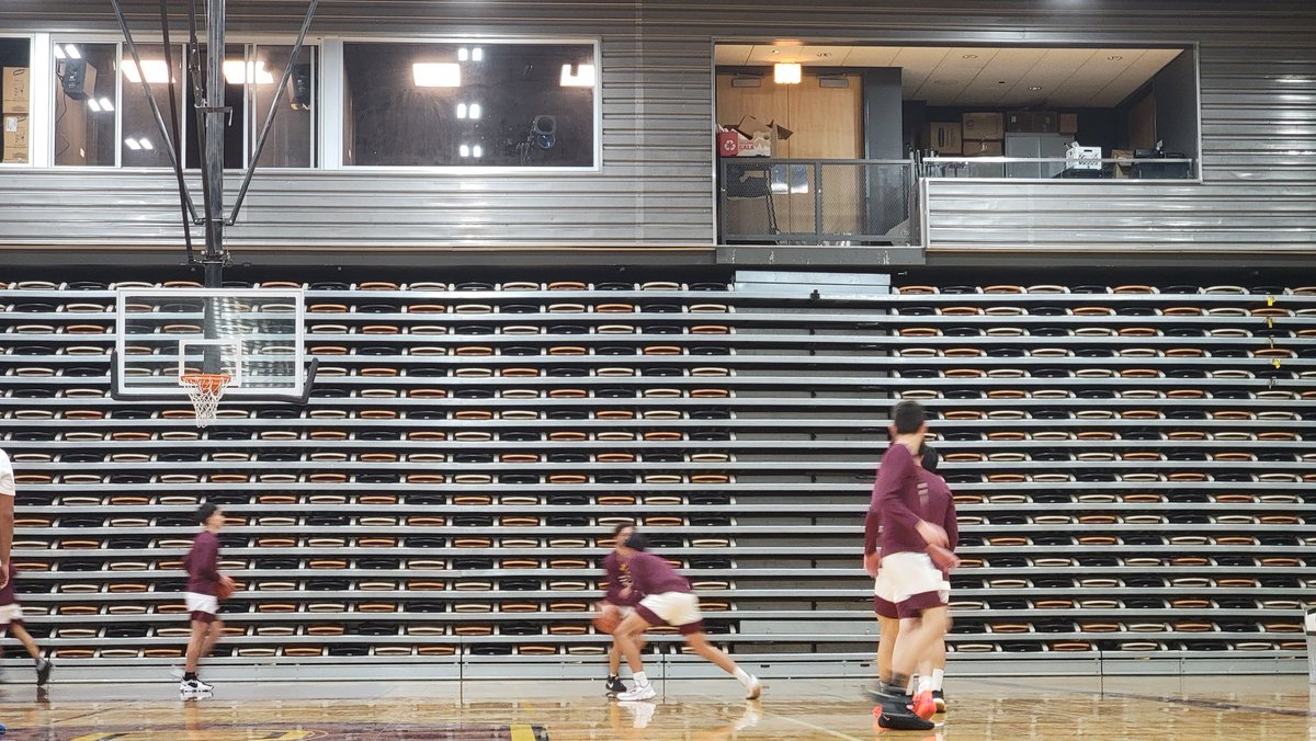 VincentDJohnson's tweet photo. Is there a place for new gyms in the Best HS Gyms of Illinois book? You bet! Say hello to #SolorioHS, new, multipurpose, but not boring. @SolorioHS https://t.co/XG7ReY6Tzy