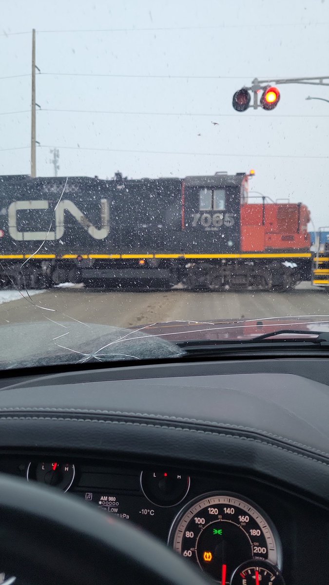BrentRParker's tweet photo. Tell me it's rush hour in Regina without telling me it's rush hour in Regina. #peoplemoving #failedinfrastructure https://t.co/xCyQA7P4Rg