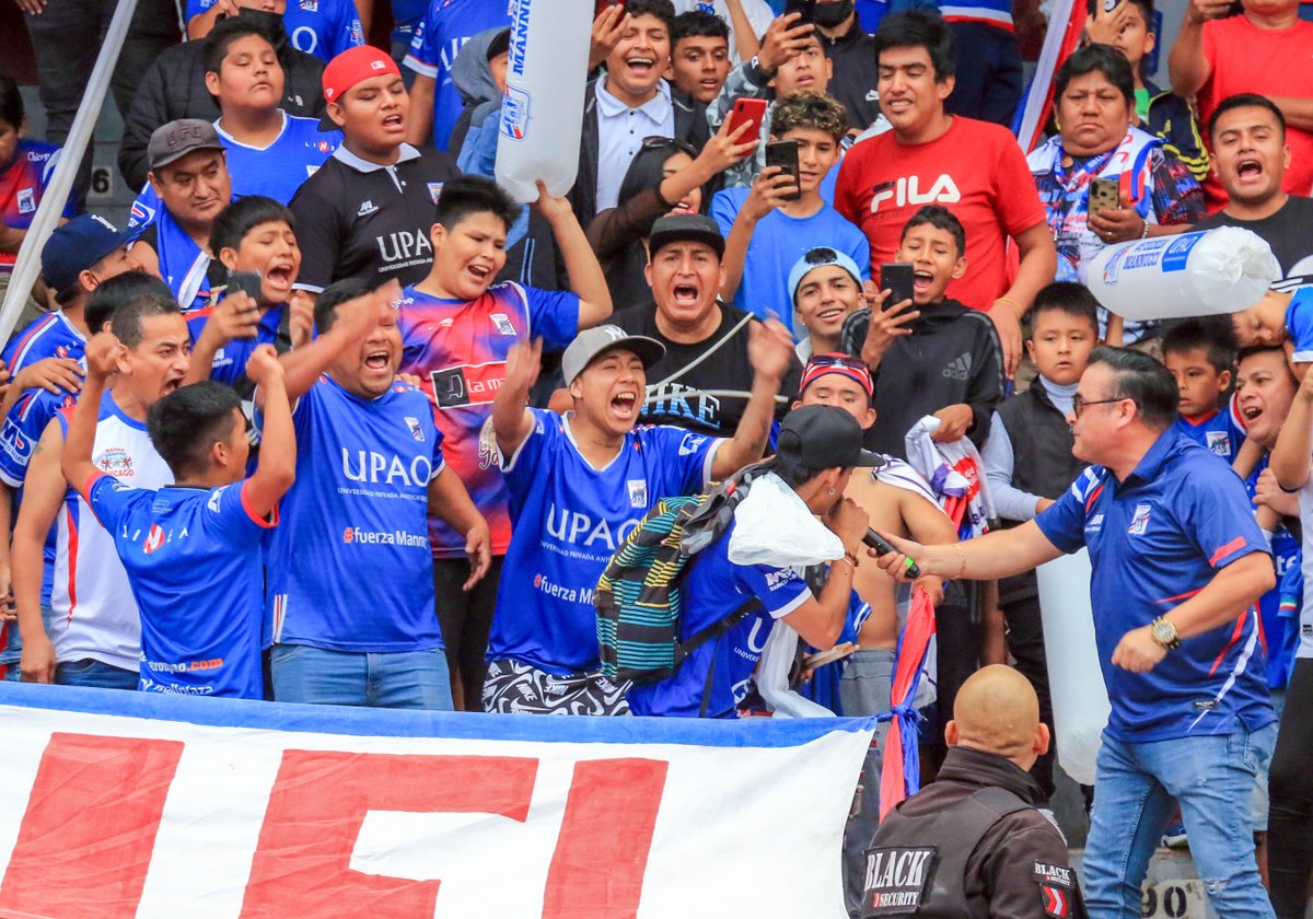camannucci's tweet photo. ¡𝙊𝙧𝙙𝙚𝙧𝙞𝙦𝙪𝙚 armó la fiesta! 🎉🏟️

@jcorderique interactuó con la hinchada trujillana: jugó, bailó, cantó y obsequió productos de la Tricolor.

¡Vivimos una gran experiencia!

¡Gracias por ser parte de una gran noche!🎇
#FuerzaMannucci 🟦⬜🟥
#OrgullososDeSerTrujillanos https://t.co/zX8OwljtpK