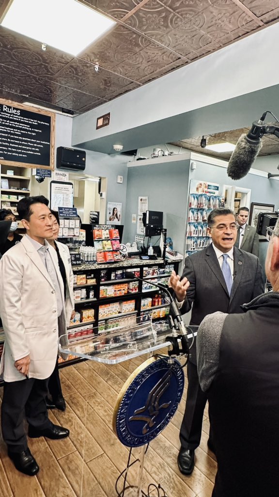 Ronna Hauser tweet media