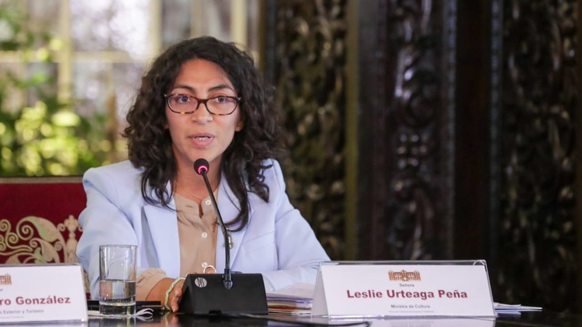 MinCulturaPe's tweet photo. 🗞️#NotaDePrensa | En conferencia de prensa tras culminar el Consejo de Ministros, la ministra de Cultura, @LeslieUrteaga, anunció la aprobación de un bono para todos los inscritos en el Registro Nacional de Trabajadores y Organizaciones del Arte y la Cultura (Rentoca) de S/ 820. https://t.co/CTRRIkLyvE