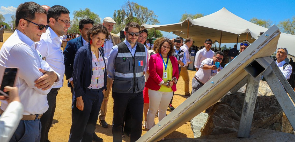 Grenergy_eu's tweet photo. Grenergy reinforces its commitment to Chile with Gran Teno, its largest solar farm, 240 MW. @druizdeandres participates with Minister @DiegoPardow and Minister @Maisa_Rojas at the pre-inauguration of the plant. 

#climatechange #renewableenergies https://t.co/sk4dHodbeg