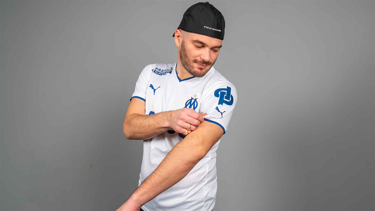arnaud1805OM's tweet photo. 💬 Réaction de Jul sur sa collaboration avec L'Olympique de Marseille (site officiel) : 

 «Marseille c’est ma ville, l’OM c’est une passion. Cette collaboration est un véritable rêve de gosse.»💙🤍 https://t.co/Ph8ETqmWtL