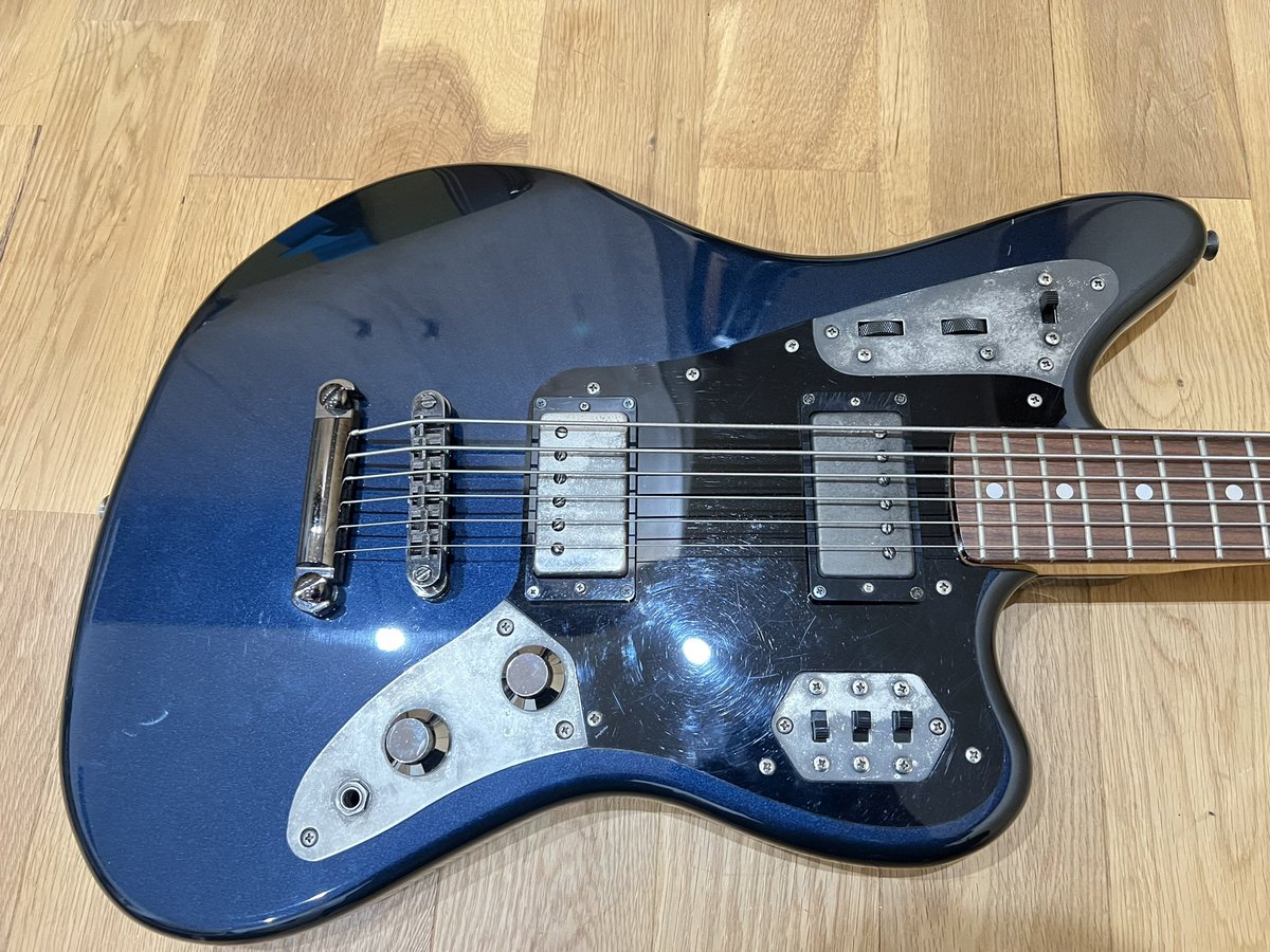 BrianEnoue's tweet photo. ビフォーアフター！
ボトムマスター！
#fender #jaguar #bottommaster #fenderjaguar #baritoneguitar https://t.co/PZJcrZsJb9