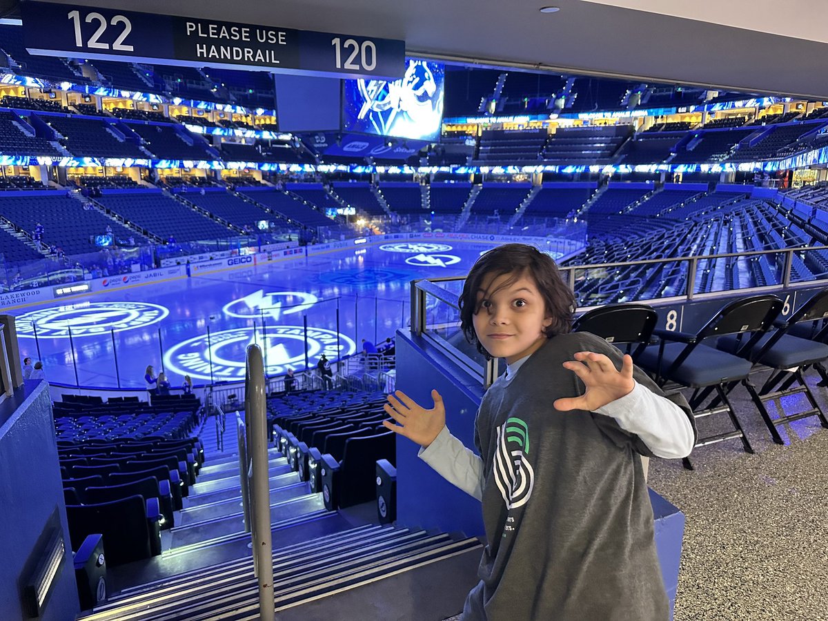 wavnatcha's tweet photo. #GoBolts   Little E’s first game. https://t.co/Wpkw0jWuHe