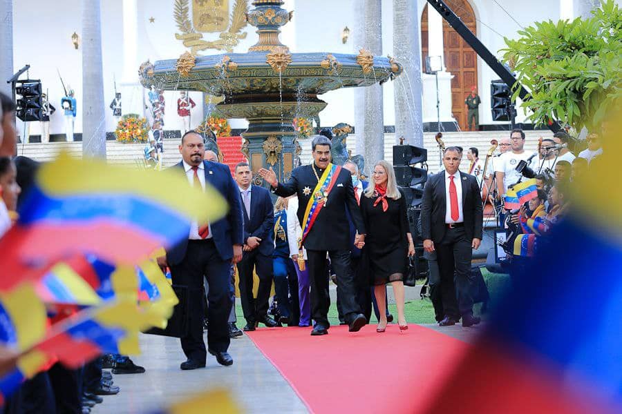 Mira_Venezuela (@mira_venezuela) on Twitter photo #ConMaduroSePuede
Nuestro Presidente Obrero y Constitucional, <a href="/NicolasMaduro/">Nicolás Maduro</a>, se dirigió, desde la <a href="/AsambleaVE/">Asamblea Nacional</a> al pueblo venezolano dando parte del trabajo desarrollado en el 2022, donde los grandes esfuerzos y trabajo colectivo dieron las Victorias.
#ComunaYProducción #ConMaduroSePuede
Nuestro Presidente Obrero y Constitucional, <a href="/NicolasMaduro/">Nicolás Maduro</a>, se dirigió, desde la <a href="/AsambleaVE/">Asamblea Nacional</a> al pueblo venezolano dando parte del trabajo desarrollado en el 2022, donde los grandes esfuerzos y trabajo colectivo dieron las Victorias.
#ComunaYProducción