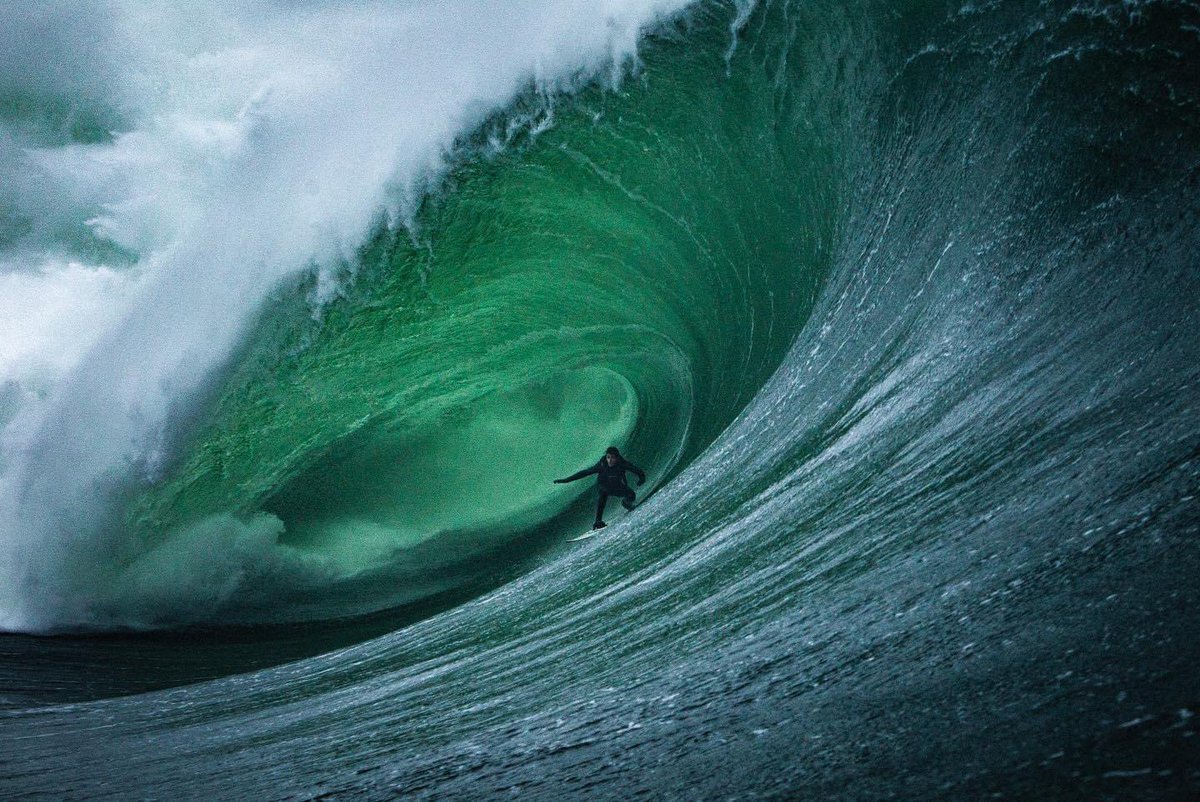 📍Mullaghmore, Co.Sligo 

This is UK charger and all round nice guy Tom Butler and one of the best shots I’ve ever seen of the headland.

Navigating the wave is one thing, capturing it through a lens is another skill in itself. This incredible image was shot by Mickey Smith 📸