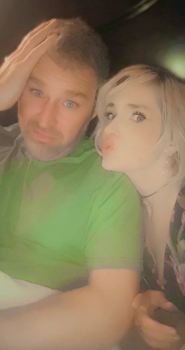 MariaMo59070118's tweet photo. #icantcook #iforgot #adhd #apologizingtosuffers #tensionspan …. #DOWHAT? ❤️❤️❤️❤️😘😘😘my family &amp; very small circle ⭕️ of friends &amp; DAMN MY POOR HUBBY#iADOREHIM #theluckyones❤️❤️❤️❤️🔥🔥🔥 https://t.co/ch1cgILsab