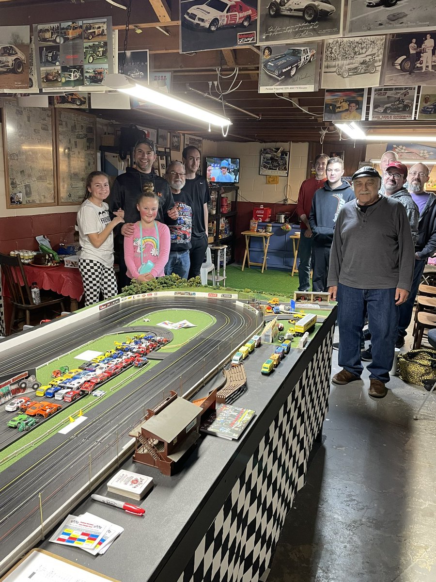 redmenraceway's tweet photo. It’s race night for the “Tiny Chili Bowl” here in Northern Ohio, watching the @NosEnergyDrink @cbnationals on @FloRacing! #TweetYourFloSeat @DirtNerds @tjslideways https://t.co/8pBq9e8OVy