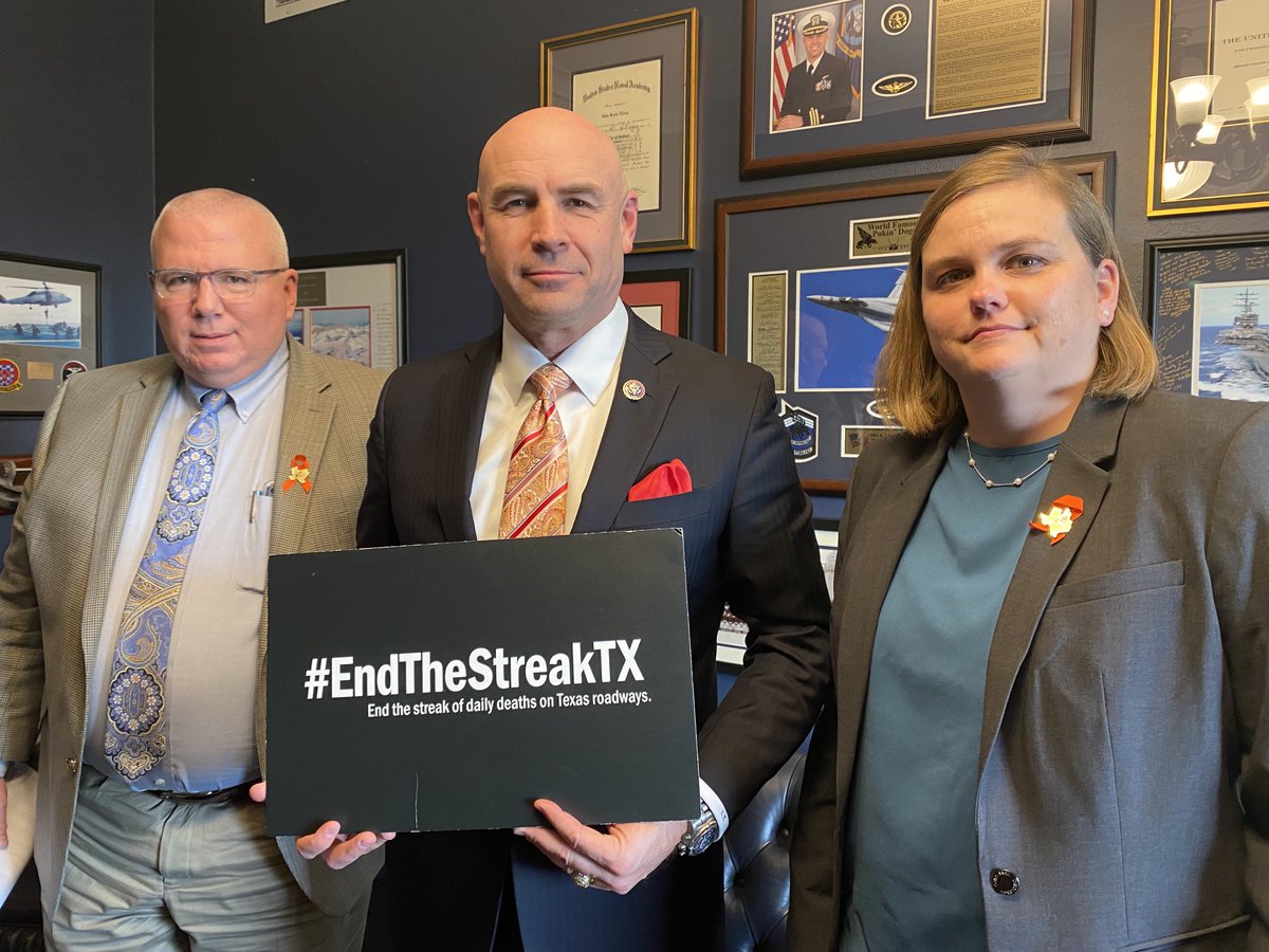 ⁦<a href="/TxDOT/">TxDOT</a>⁩ Deputy Exec. Dir. Brian Barth, Rep. ⁦<a href="/JakeEllzey/">Jake Ellzey</a>⁩ &amp; TxDOT Dallas District Engineer Ceason Clemens met on transportation projects in TX-6 and our #EndTheStreakTX campaign to end 22+ years of daily death(s) on Texas rds. ⁦<a href="/TxDOTDallas/">TxDOT Dallas</a>⁩ ⁦<a href="/bbarth2323/">Brian Barth</a>⁩