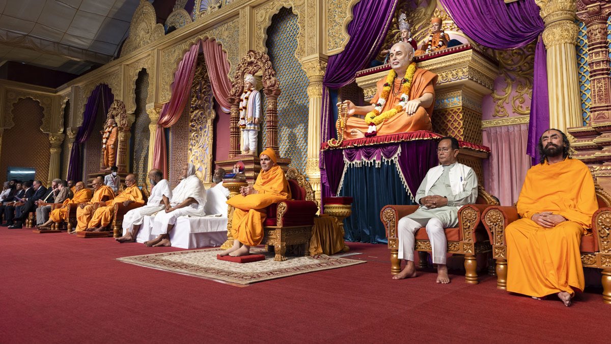 CitizenAnkit's tweet photo. . @BAPS Asia-Pacific Day

🇦🇺 Australian Prime Minister
🇱🇰 Sri Lankan President
🇮🇱 Israeli President
⚜️ 8 ambassadors &amp; other dignitaries from around the world paid tribute to Pramukh Swami Maharaj’s work of fostering Hindu spirituality &amp; culture in the Asia-Pacific region
#PMS100 https://t.co/MMhBKcWJYo