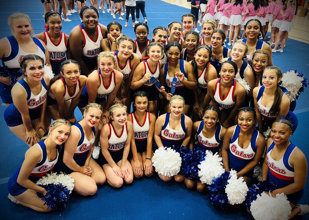 Dickinson High School Cheer tweet media