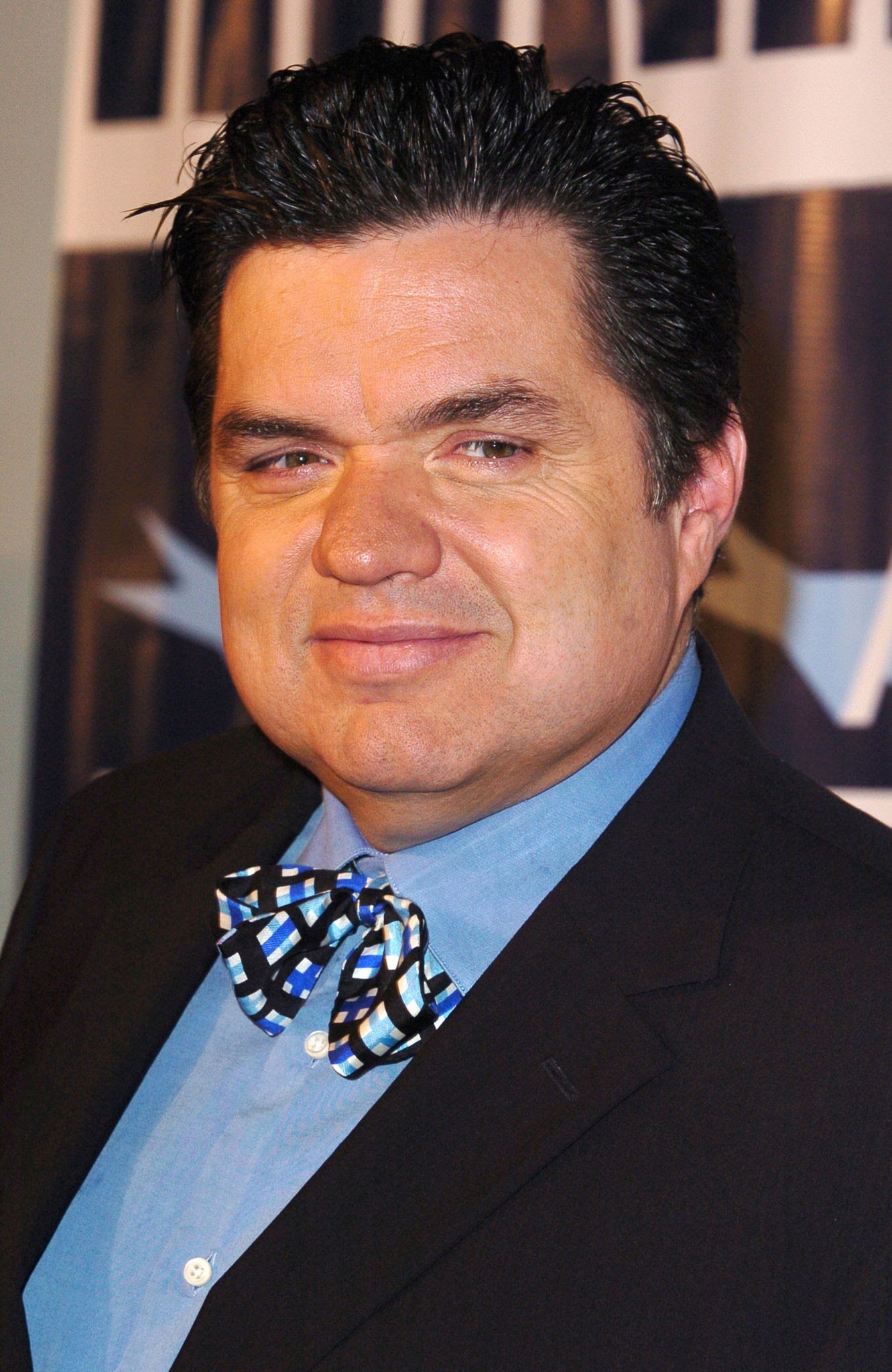 Happy Birthday to Oliver Platt. 