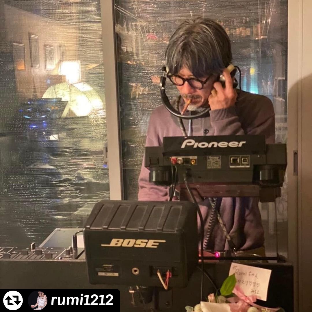 meandJimmy925's tweet photo. レギュラーDJ
@bluezy1960
@Rumi_1212
MATSUMURA (BLINDE DATE )
#djparty #djing #recordparty #recordhop #vintagemusic #newyearparty #newyearparty2023
https://t.co/P1HEP1wlzB