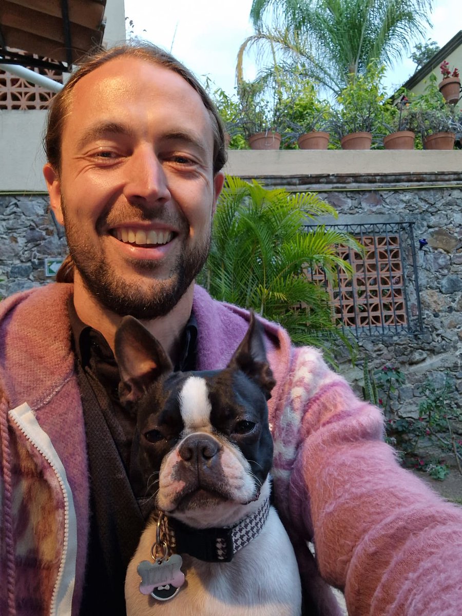 simon_rilling's tweet image. Preparing our transformative workshop this weekend. To share the principles of creating. My assistant is quite satisfied so far 😉👌

PS: For those last-minute decision makers: simonrilling.com/events/struktu…

#BeyondPerception #Creating #CreativeDevelopment #SelfDiscovery