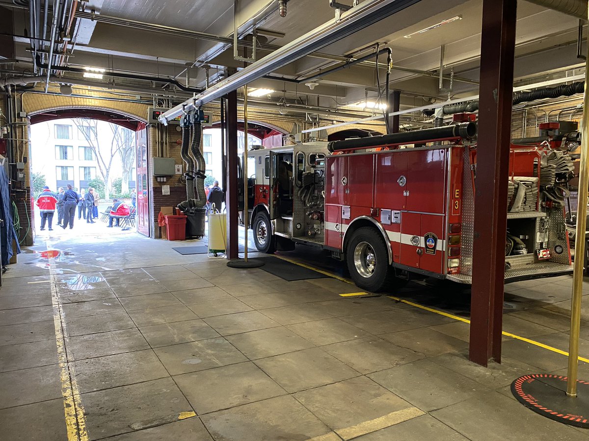 BillRehkopf's tweet image. Got to spend time in a firehouse today. They would not let me slide the pole. 

@dcfireems #Engine3 #OldSchool #History #Brotherhood