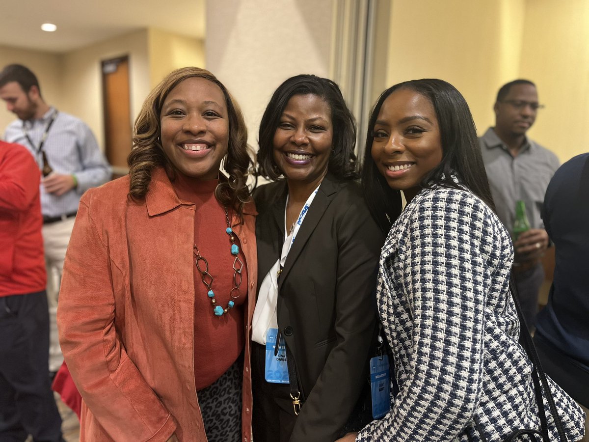 MOAA reception at the #NCAA2023 convention is LIVE!  Thanks to all the current MOAA members and future 😉 members who joined us!