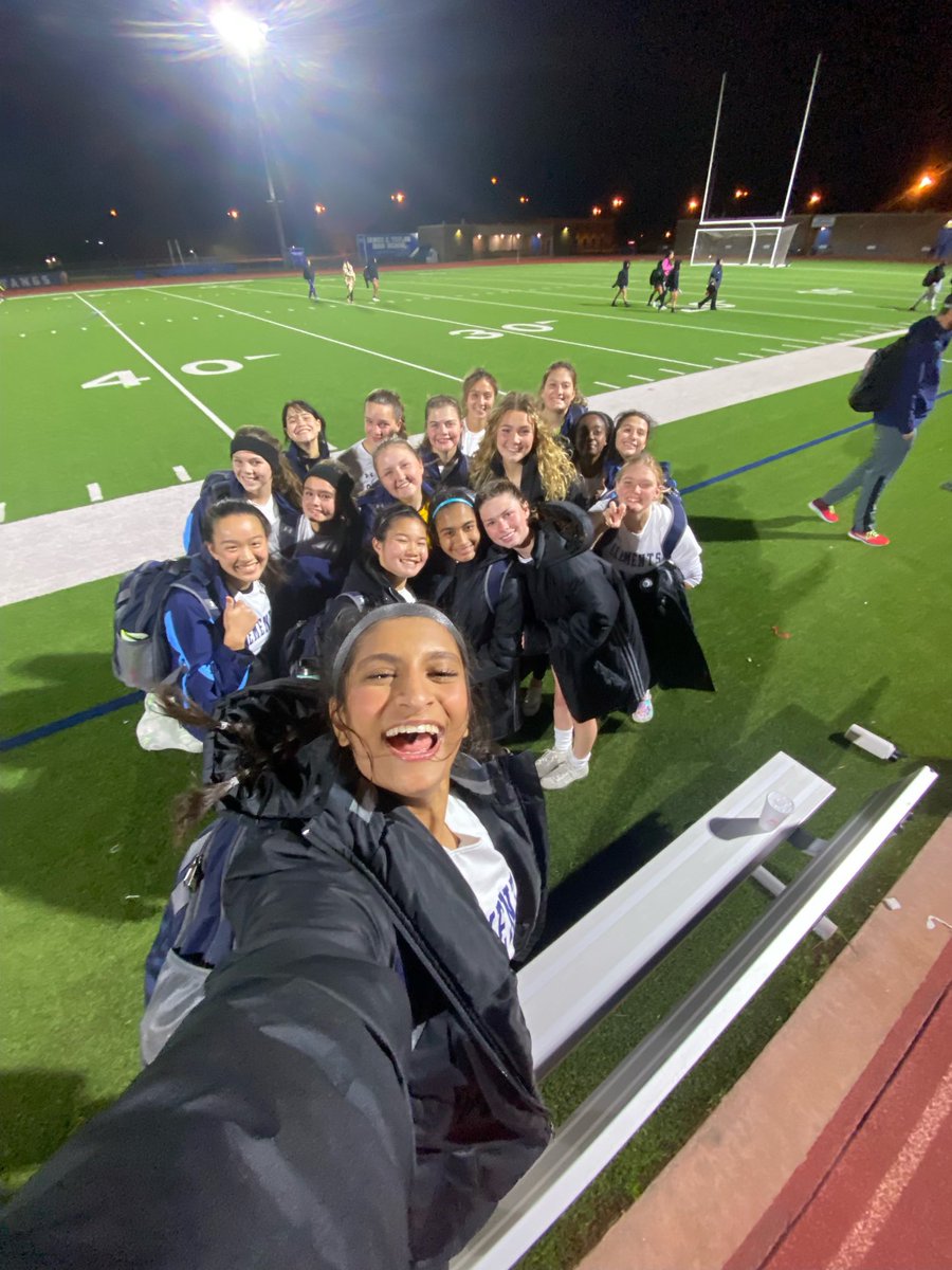 Winners bracket and a date with Deer Park tomorrow at 4 PM! 

⚽️ @JaynaPa015, <a href="/JocelynKianka/">Jocelyn Kianka</a> (2), Chloe
🅰️ Chloe (2), Jayna, Kareena
🧤 Caroline (1st half), Courtney (2nd)

📸 Obligatory Tournament Selfie! 📸