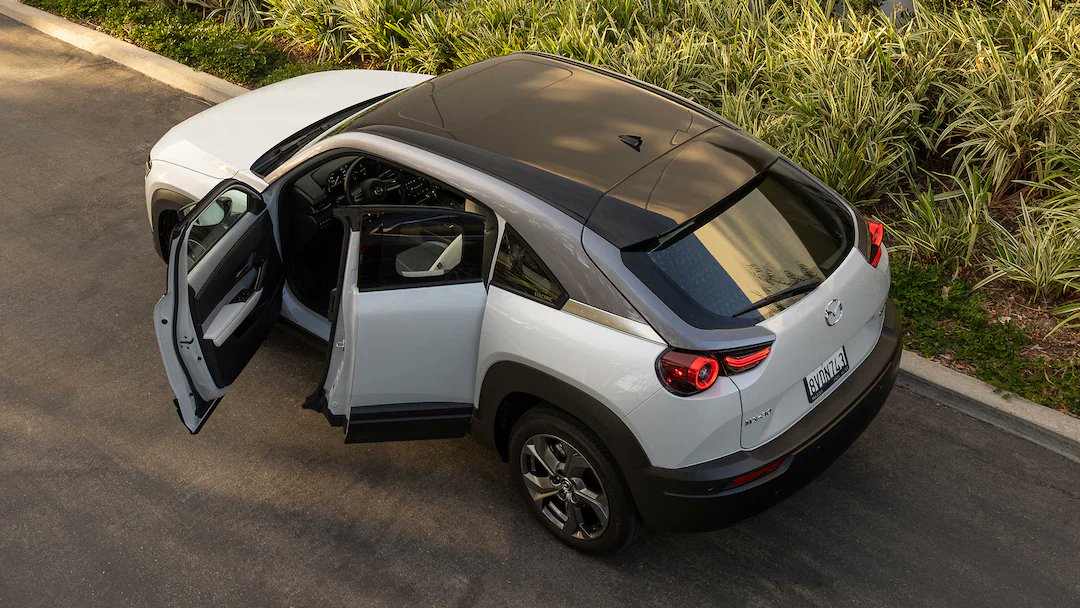 JaMtoka's tweet image. The Rotary Engine Is Back as a Range Extender Hybrid in the Plucky MX-30 SUV — @MotorTrend #Mazda #WankelEngine