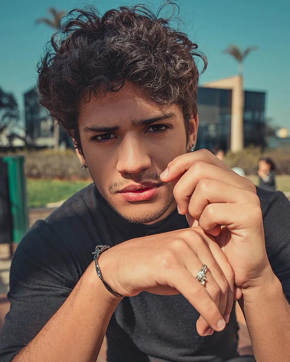 AcervoCharts's tweet photo. 🚨 MOSCA: Gabriel Santana é bissexual, extremamente preguiçoso e quer beijar muito no #BBB23. https://t.co/tmh4IjpK9D