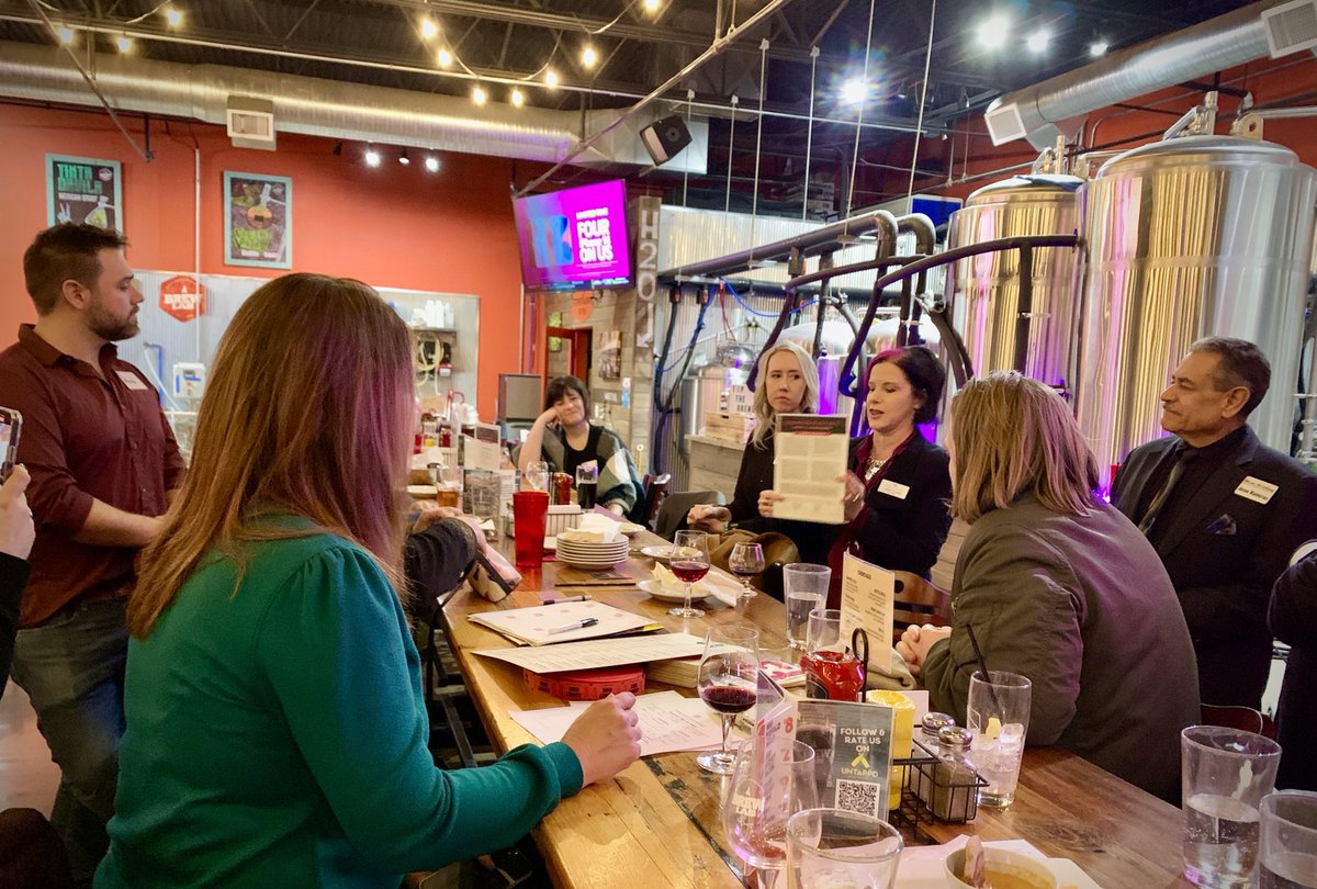 eason_kyle's tweet photo. Freelance Exchange ⁦@FXofKC⁩ making it happen for businesses worldwide at ⁦@BrewLabKC⁩ in ye Olde Overland Park ⁦@visitop⁩ ⁦@opchamber⁩. Networking people! #fxkc #networking #kansascity #kcmo ⁦@KCCopyDiva⁩ ⁦@JeremyLipsPhoto ⁦@inceptionim⁩ https://t.co/uTST69LYEx