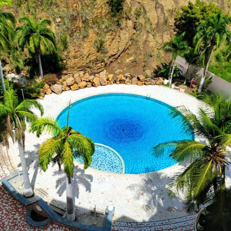 Evergreen Inmobiliaria, C.A
ofrece en venta Apartamento duplex
 
📍Conj. Resd. La otra Banda

✅Balcón con vista panorámica
✅2 Habitaciones
✅2 baños 
✅Cocina Empotrada
✅Sala
✅ Un (01) P/E 
Es una urbanización con áreas de Piscina, caney, parrilleras,muelle.
P.ref 32.000