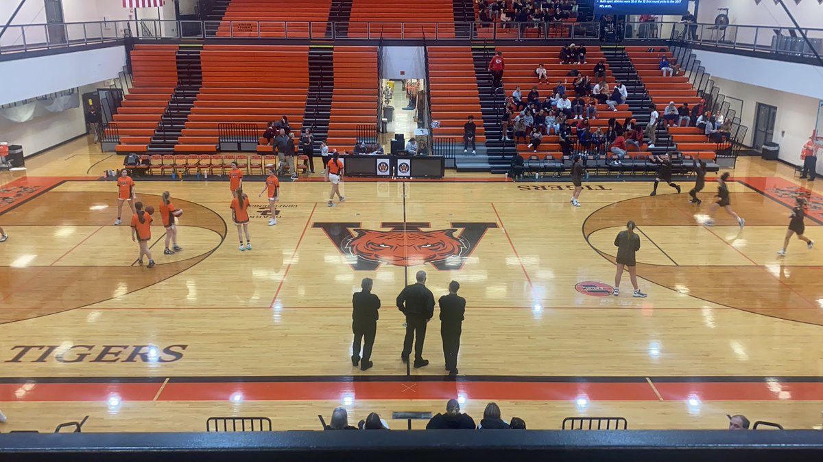 ConnorHarbit's tweet photo. Back to WHS for girls’ basketball tonight. Lady Tigers (7-7) set to host Kickapoo (10-5). Tip-off in just a couple minutes on 97.9, KFBD, or online at https://t.co/wB5AETtQ6T!

@WvilleSports https://t.co/Gh7pcJQ3Mh